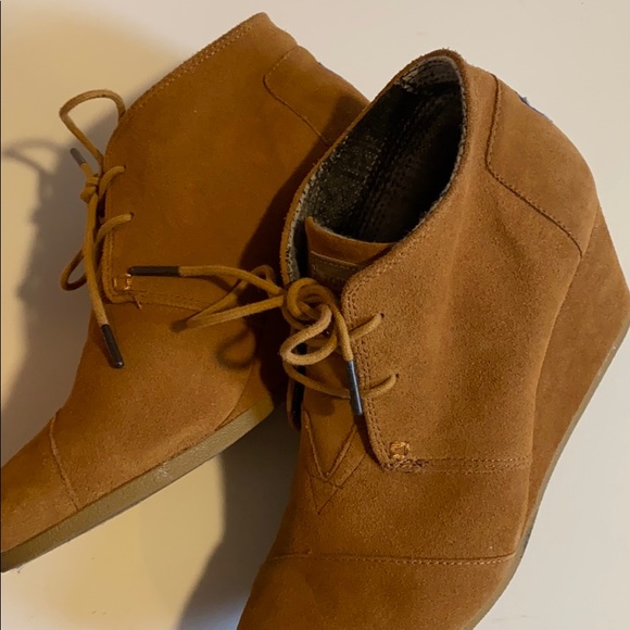 ✨BRAND NEW✨TOMS TAN BROWN WEDGE BOOTIES FOR FALL - Picture 12 of 12